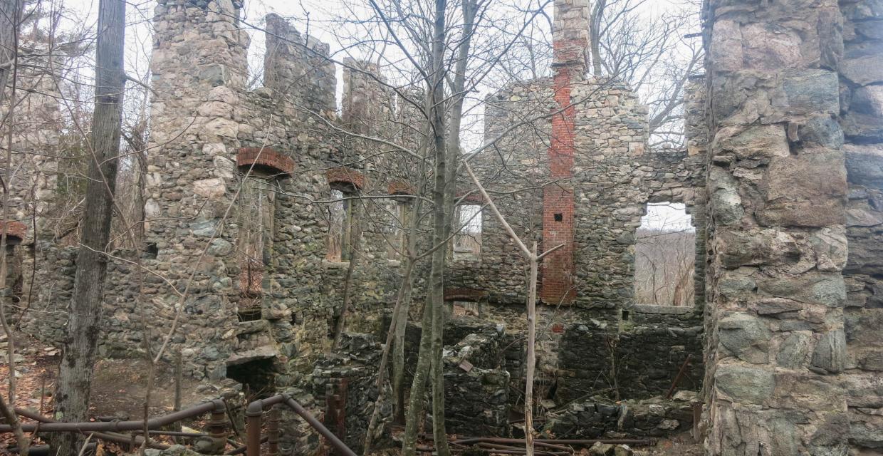 Foxcroft Mansion ruins in Ramapo Mountain State Forest. Photo by Daniel Chazin.