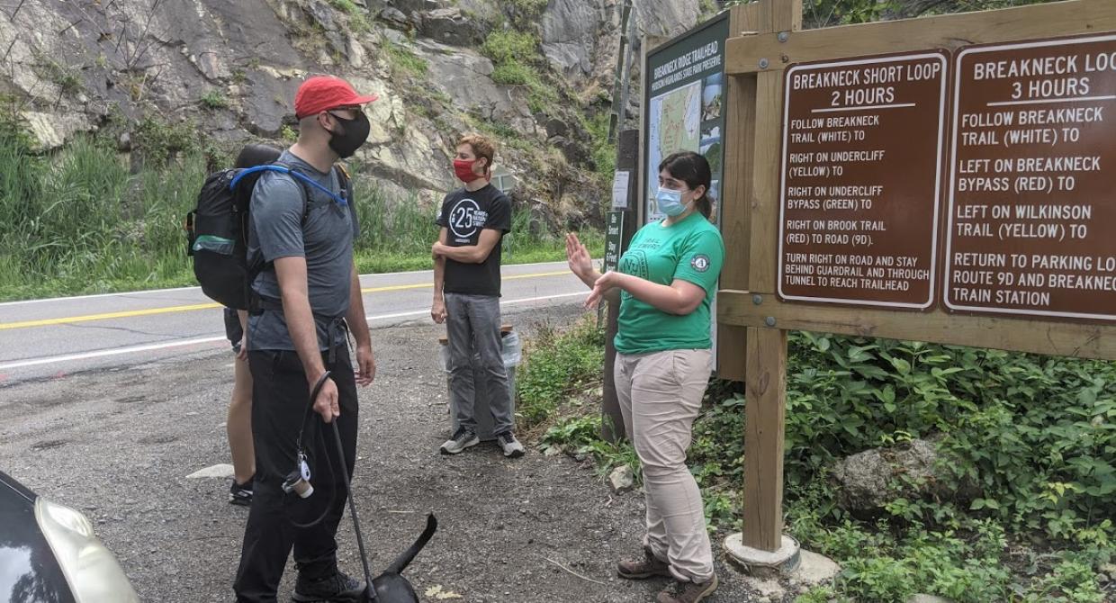 Trail Stewards educating hikers at Breakneck Ridge. Photo by Tori Finn.