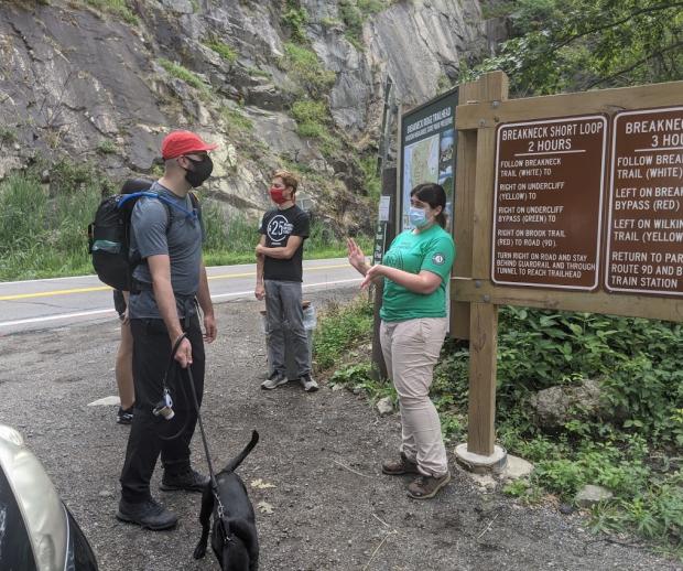 Trail Stewards educating hikers at Breakneck Ridge. Photo by Tori Finn.