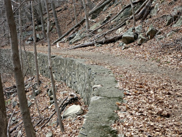 T-T-1777W-1779 Trail along the route of the West Point Aqueduct. Photo by Daniel Chazin.