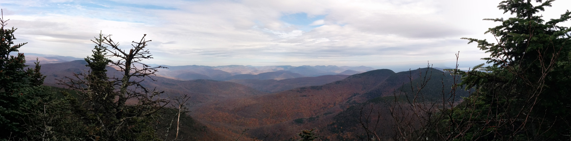 Panorama of Devils Path from Slide Mountain. Photo by Daniel Chazin.