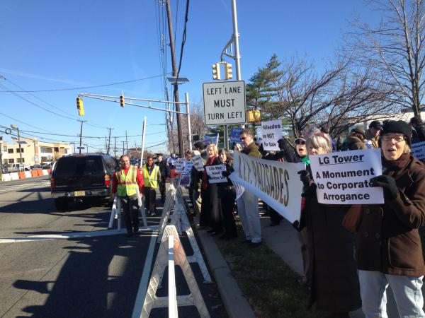 Protest at LG Electronics groundbreaking on Palisades