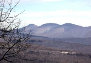 The Blackhead Range from Richmond Mountain. 2001 [HERB CHONG]