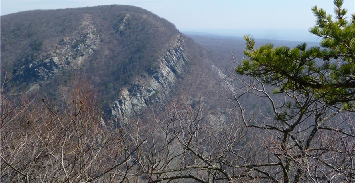 Mount Tammany as seen from Mount Minsi – Photo credit: Daniela Wagstaff