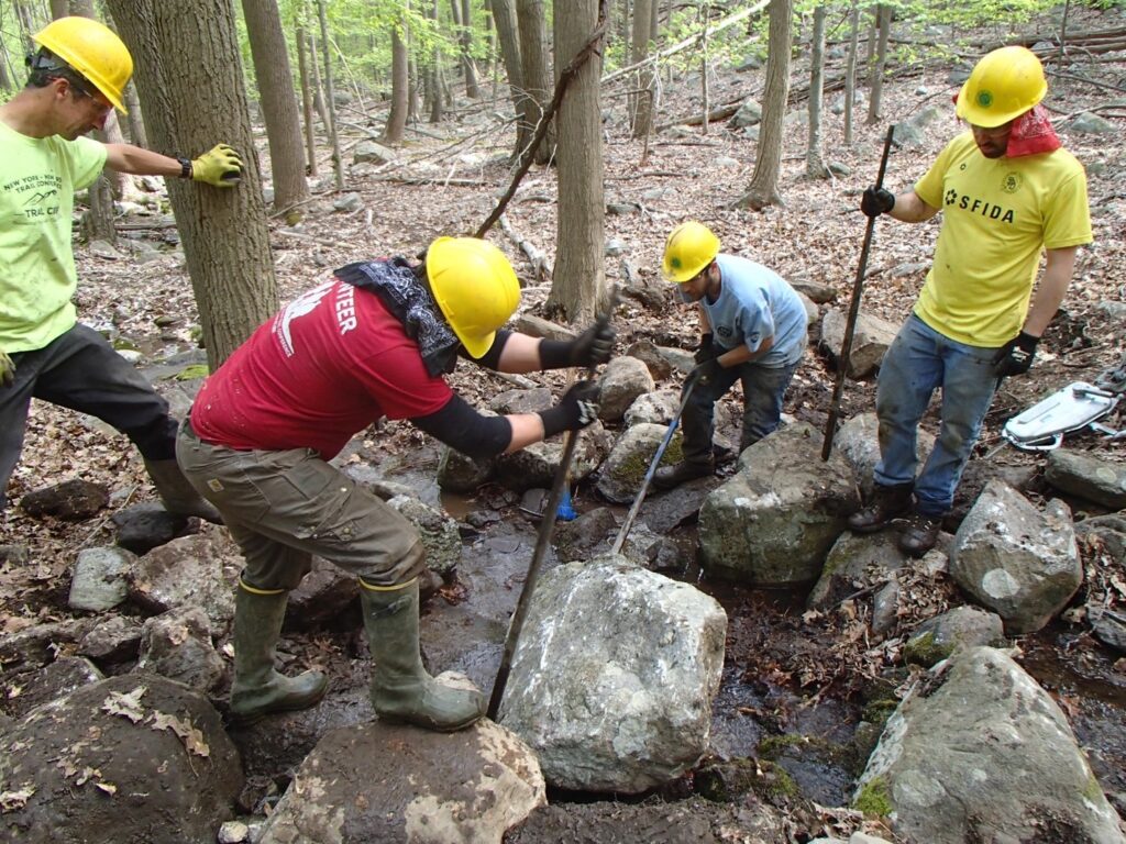 Crews working in the East Hudson Region