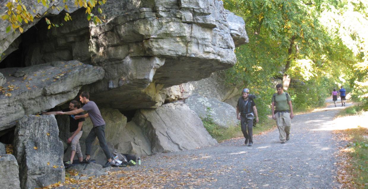Along Undercliff Road - Photo by Daniel Chazin